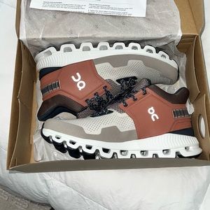 Cloud Hi BNIB Edge Sneakers in Pecan/Clay size women 8.5